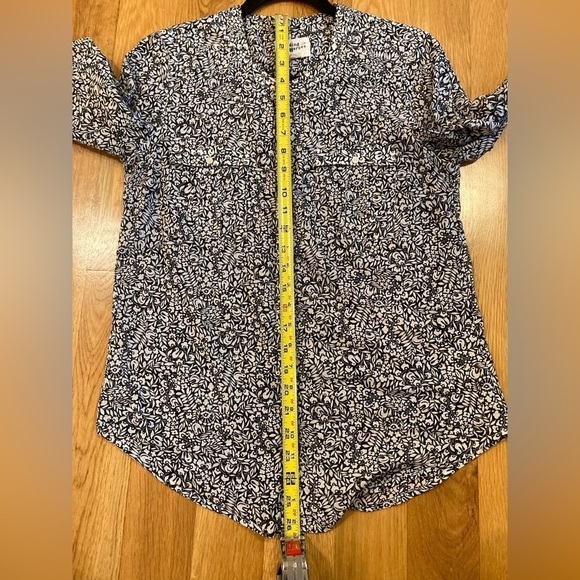 ANTHROPOLOGIE Holding Horses print cotton button down - Picture 4 of 10